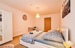 Erlanger Straße, 28, Fürth, Bayern 90765