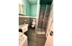 Strohberg, 18, Stuttgart, Baden-Württemberg 70180