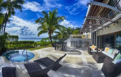 Unique Gorgeous Beach & Marina House with Dock Included, Puerto Bahia Samana Marina & Yacht Club, Samaná Province 32000