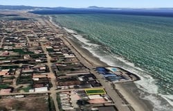 Beachfront Lot in San Jacinto: Fenced corner lot located just steps to the sandy beach and warm ocean water, San Jacinto, Manabí