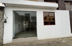 Casa Grande en Portoviejo: Two-story house in the Los Capuchinos sector, Portoviejo, Manabí