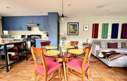 AMAZING INVESTOR OR FUTURE RELOCATION OPPORTUNITY: This Downtown Cuenca Move-In Luxury Apartment or Airbnb Has a 6-Month Renter in Place, affording Immediate Income, Cuenca, Azuay