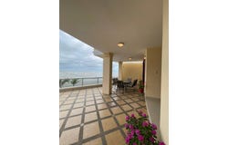 Casa Grande frente al mar: House in Bahía de Caráquez, Bahia De Caraquez, Manabí
