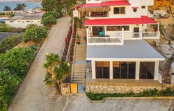 Porton del Sol: Vendo Hermosa Casa con Vista al Mar en Lomas de BallenitaLomas de Ballenita, Ballenita, Santa Elena