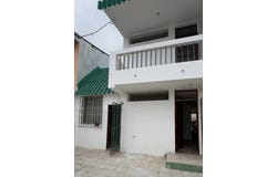 LAS DUNAS: GREAT TWO-STORY OPPORTUNITYatras del Supermaxi, Salinas, Santa Elena