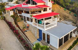 Porton del Sol: Vendo Hermosa Casa con Vista al Mar en Lomas de BallenitaLomas de Ballenita, Ballenita, Santa Elena