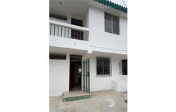 LAS DUNAS: GREAT TWO-STORY OPPORTUNITYatras del Supermaxi, Salinas, Santa Elena