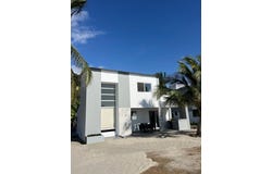 BEACHFRONT in GATED COMMUNITY - Beautiful Remodel On The Beachlot A2-1, El Matal, Manabí