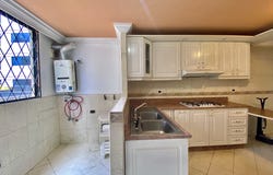 38 Av. de los Granados, Quito, Pichincha