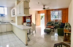SAN LORENZO: CLOSE TO THE BEACH AMPLE AND BEAUTIFUL SUITE Condominio a 3 cuadras del mar atras del Barcelo, Salinas, Santa Elena
