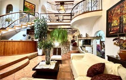 4-BEDROOM STUNNER IN SMALL GATED COMMUNITY IN SAN JOAQUIN: Just 15 Minutes from Cuenca this 5, 382 sq. ft Home also has a Guest House, Cuenca, Azuay