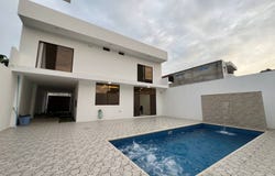 Casa Grande en Portoviejo: Two-story house in the Los Capuchinos sector, Portoviejo, Manabí