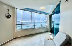 UNIQUE SUITE OCEANFRONT WITH POOL, PARKING, WASHERAve Malecon frente al muelle, Salinas, Santa Elena