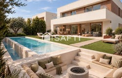Sitges, Catalonia 08870