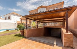 Utrera, Andalusia 41710