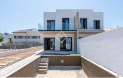 Cambrils, Catalonia 43850