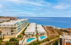 Med One Collection, C. Alba, Fuengirola, Malaga 29640