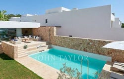 Cala Comte, Balearic Islands 07829