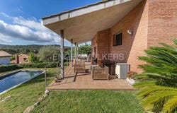 Begues, Catalonia 08859
