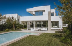 Estepona, El Paraíso, Málaga, Andalusia 29688
