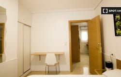 valencia, Valencian Community 46011