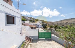 Roble 60, Telde, Canary Islands 35211