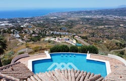 Algarrobo, Andalusia 29750