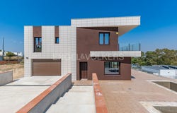 Sant Esteve Sesrovires, Catalonia 08635