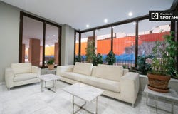 madrid, Community of Madrid 28022