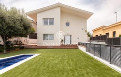 Alella, Catalonia 08328