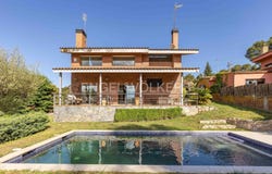 Begues, Catalonia 08859