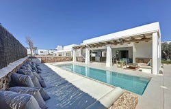 Es Mercadal, Balearic Islands 07740