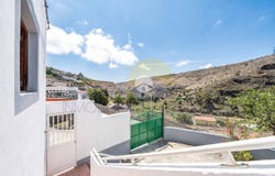 Roble 60, Telde, Canary Islands 35211