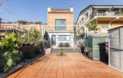 Santa Coloma de Gramenet, Catalonia 08924