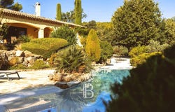 Cotignac, Provence-Alpes-Côte-d'Azur 83570