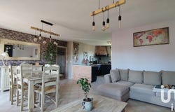 Perriers-sur-Andelle, Normandy 27910