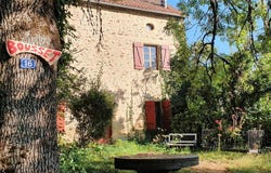 Chiddes, Burgundy 58170