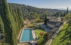 Le Barroux, Provence-Alpes-Côte-d'Azur 84330