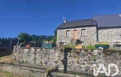 Orcival, Auvergne-Rhône-Alpes 63210