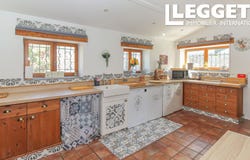 Salles, Nouvelle-Aquitaine 79800
