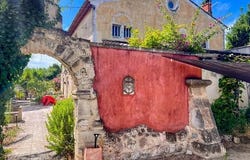 Arles, Provence-Alpes-Côte d'Azur 13200