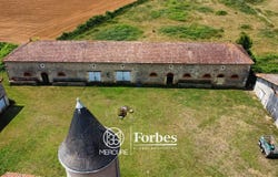 Civray, Poitou-Charentes 86400