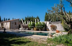 Saint-Etienne-du-Grès, Provence-Alpes-Côte-d'Azur 13103