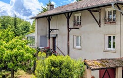 Azé, Saône-et-Loire 71260