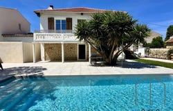 Salon De Provence, Provence-Alpes-Côte d'Azur 13300