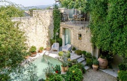 Robion, Provence-Alpes-Côte d'Azur 84440