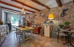 CARPENTRAS, Provence-Alpes-Côte d'Azur 84200