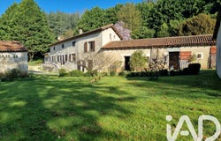 Charroux, Poitou-Charentes 86250