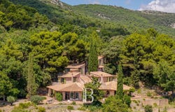 Le Barroux, Provence-Alpes-Côte-d'Azur 84330