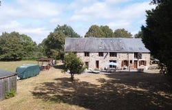 Parnac, Centre 36170